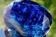 轻松掌握：如何准确鉴定蓝晶石水晶的真伪