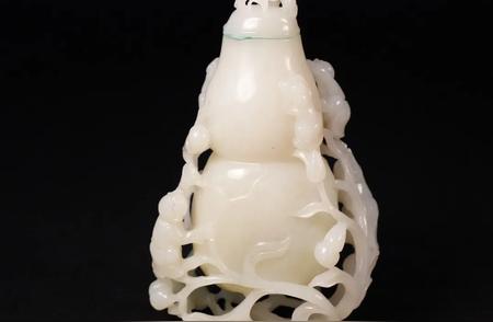 和田玉浮雕多子多福葫芦瓶：传统之美与独特魅力