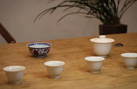 揭秘紫砂茶杯与陶瓷茶杯的茶香差异