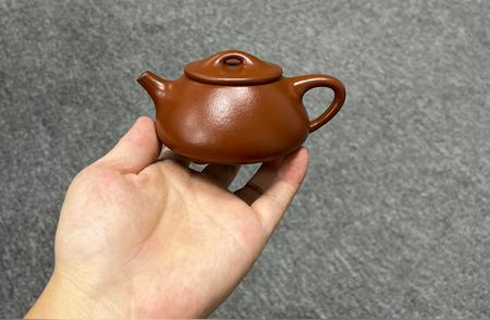 紫砂壶的养护秘籍：频繁泡茶、定期清洗、保持通风和自然干燥