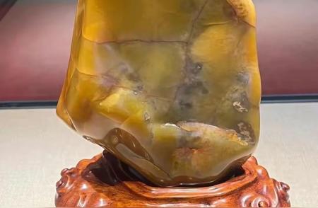 探索寿山田黄石：世界最昂贵的石头传奇