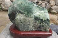探索泰山玉原石摆件的独特魅力