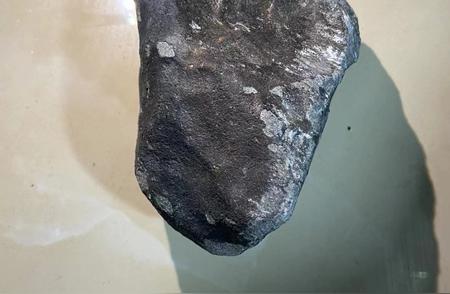 浙江浦江村民的惊人发现：疑似46亿年历史的陨石