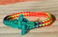七彩彩虹手链：编织简单，美丽动人