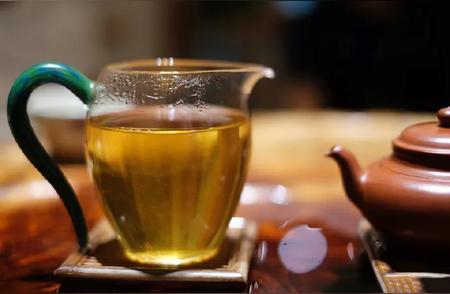 老茶收藏：与葡萄酒、茅台相比的共性与特殊之处
