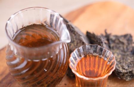 黑茶与绿茶：品味不同的茶文化