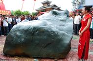女子豪掷千万购得贵州40吨巨石，网友热议：有钱就是任性