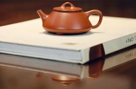 紫砂壶茶垢清理与保养：保持透气性，提高泡茶品质