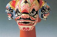 泉州木偶头的独特造型：揭秘手艺人的精湛雕刻技艺