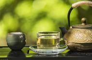 绿茶的九大益处与潜在副作用：医生详解
