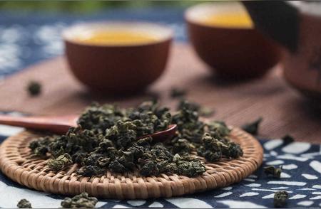 乌龙茶的奥秘：十大名茶深度解析，感受传奇品质，体验茶道之美！