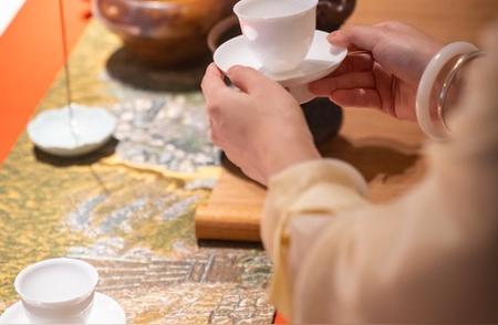 中国茶艺之美：品鉴千年的文化香气