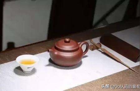 春茶的奥秘：了解春季采摘的茶叶